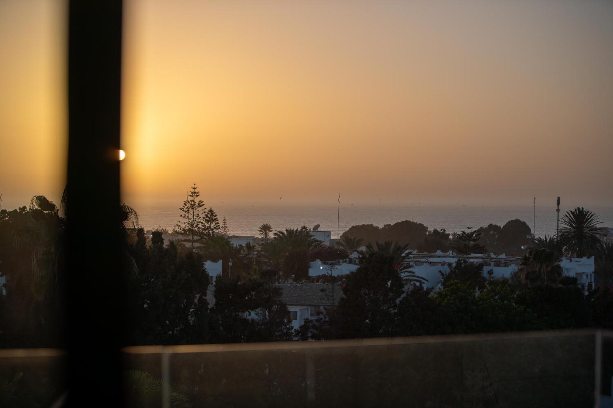 Dominium Palace Agadir Exterior foto Sunset in El Jadida