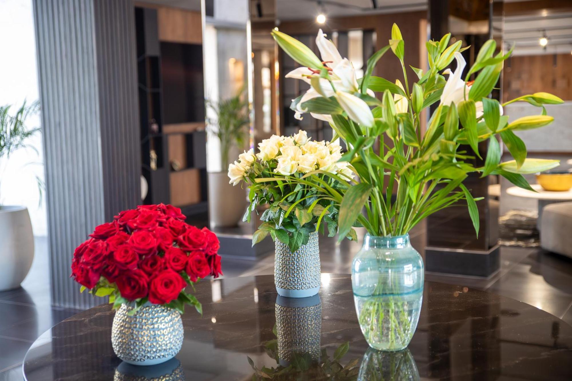Dominium Palace Agadir Exterior foto Flower arrangements